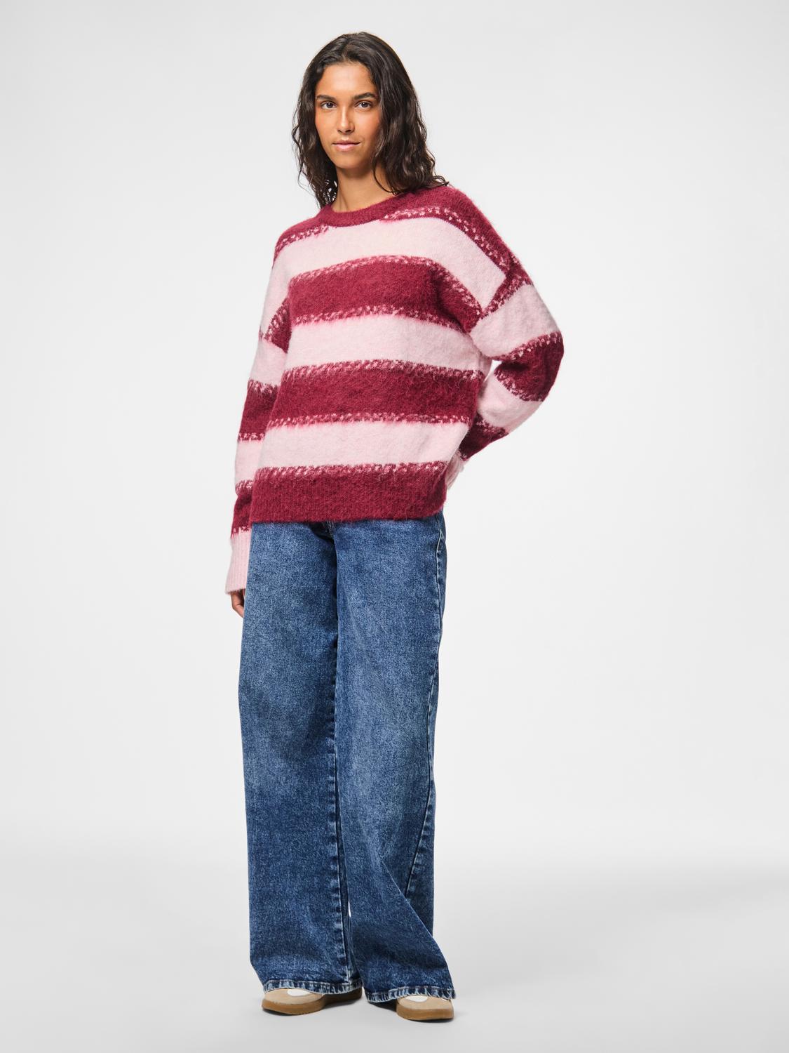 model_shot-front_full